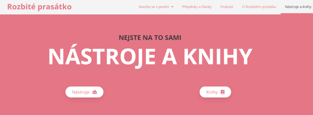 rozbité prasátko nástroje a knihy